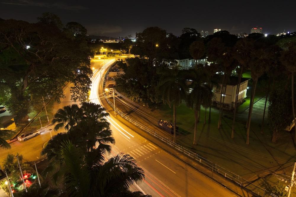 Kapok Hotel Port of Spain Buitenkant foto